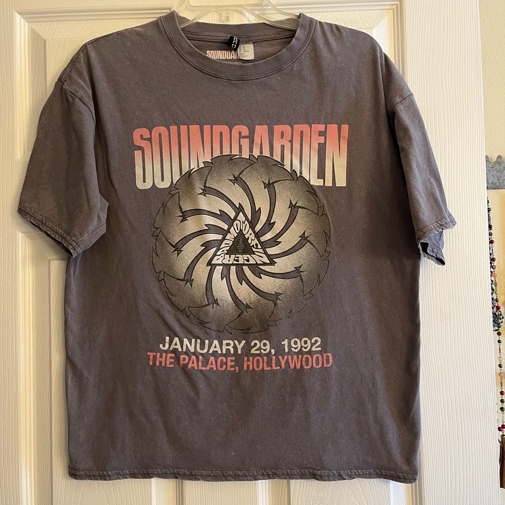 H&M Soundgarden Retro Graphic Tee